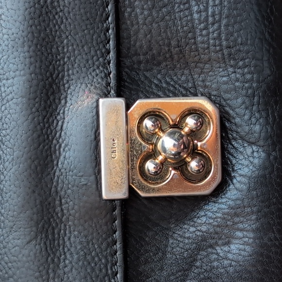 Chloe Elise Long Twist Lock Black and Gold Leather Wallet - Picture 4 of 12